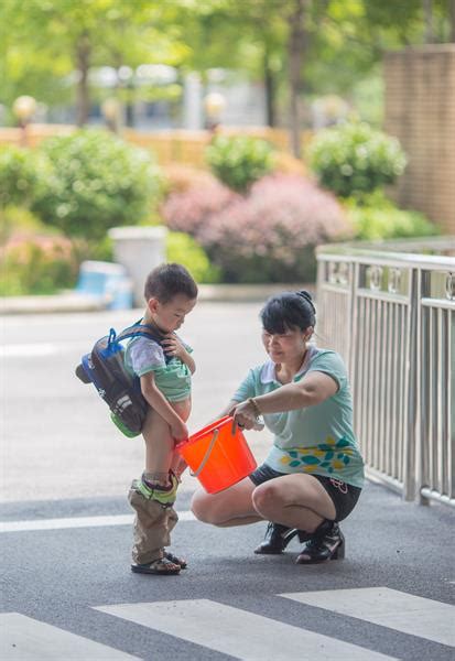 小孩撒尿|父母必读——儿童尿失禁